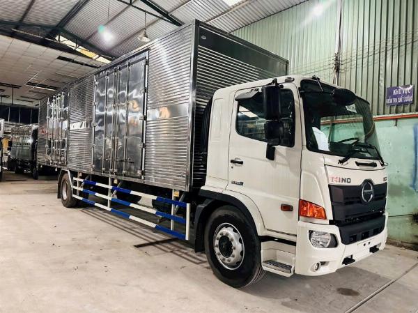 HINO FG8JT8A E5 8 Tấn Thùng Kín Inox